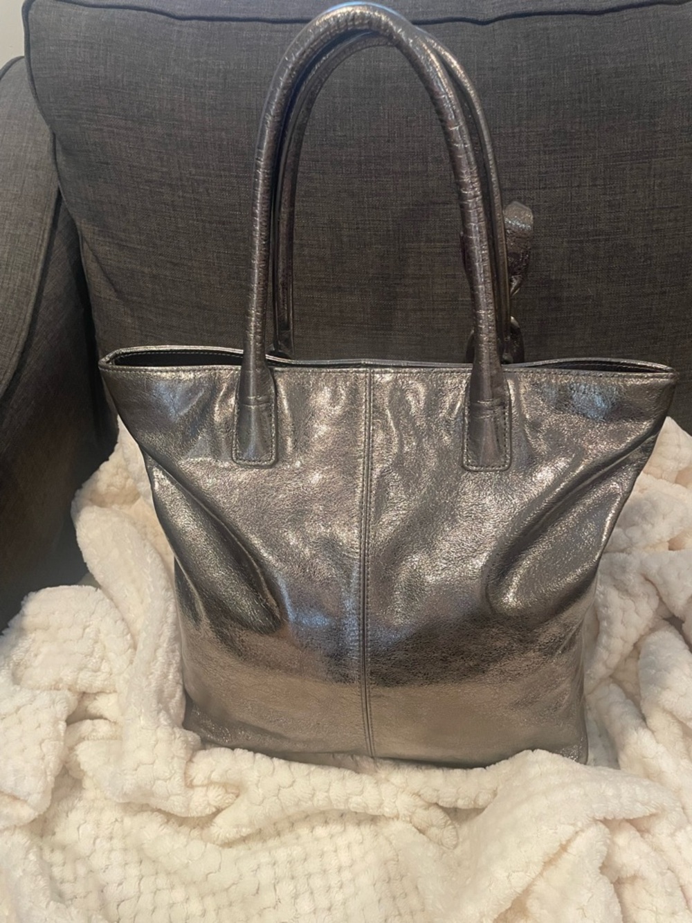 My Flat In London - Jan Hedrick Metallic Pewter Tote Bag with Crown Detail👑👑 - Picture 3 of 13